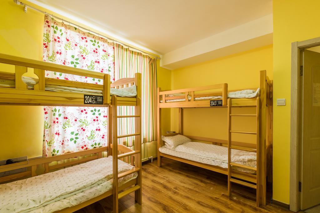 Dalian Buzz Light Year Youth Hostel Exterior photo