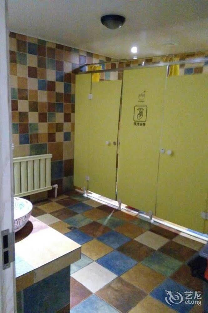 Dalian Buzz Light Year Youth Hostel Exterior photo